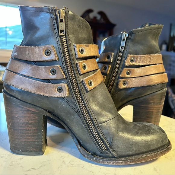 Freebird By Steven Blaze Heeled Black and Brown Leather Boho Ankle Boots Size 9 - Picture 2 of 16
